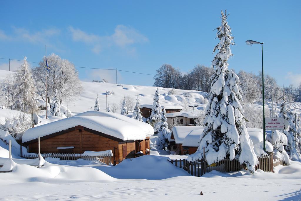 Campeggio Branchetto Hotell Bosco Chiesanuova Exteriör bild
