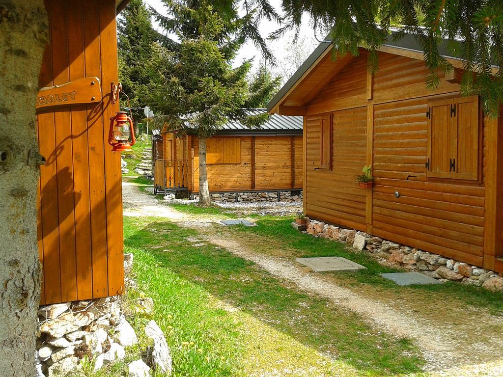 Campeggio Branchetto Hotell Bosco Chiesanuova Exteriör bild