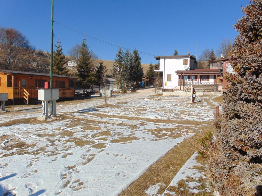 Campeggio Branchetto Hotell Bosco Chiesanuova Exteriör bild